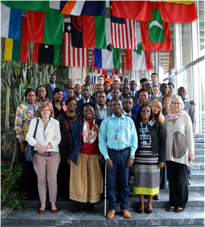 Photo des participants venus du Burkina Faso, de Burundi, RDC, Congo Brazzaville, Guinée Conakry, France, Djibouti, Madagascar, Côte d’Ivoire, Mali, Cameroun, Sénégal